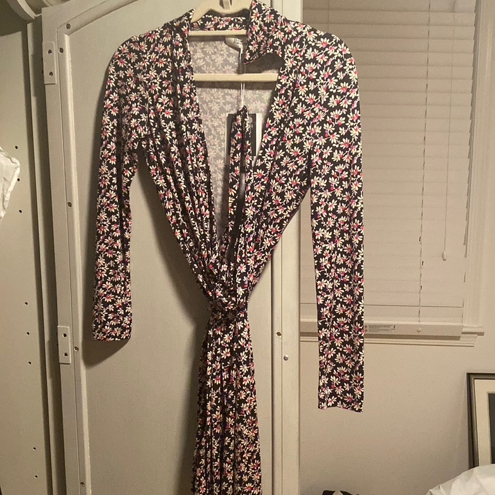 sale!! 🎉🎉 NWT DVF wrap dress
